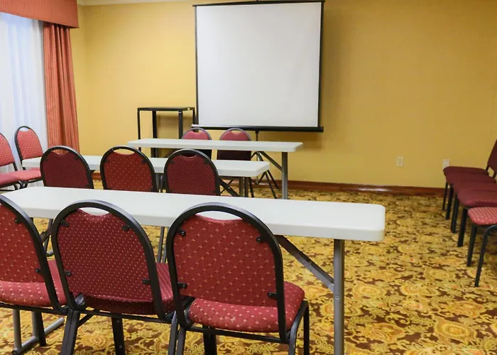 Best Western Plus Hobby Airport Inn & Suites